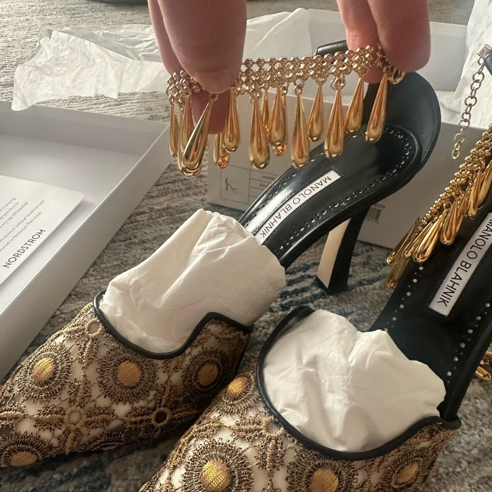Manolo Blahnik gold and Black Harnicus Shoes size 41 - Picture 3 of 10